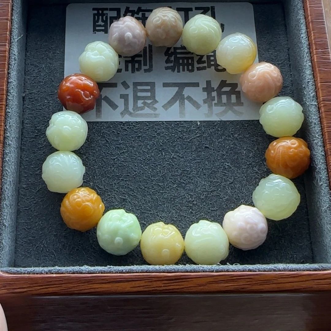 C****石英质玉（缅黄）手串未镶嵌
