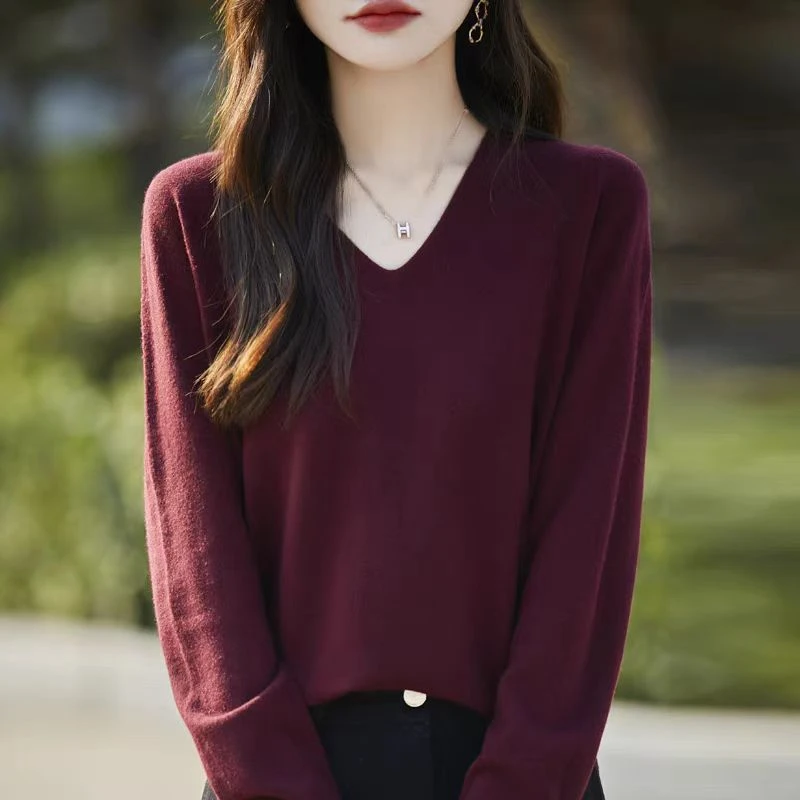 长袖针织打底V领女新款春秋纯色显瘦内搭洋气大码女装秋冬毛衣