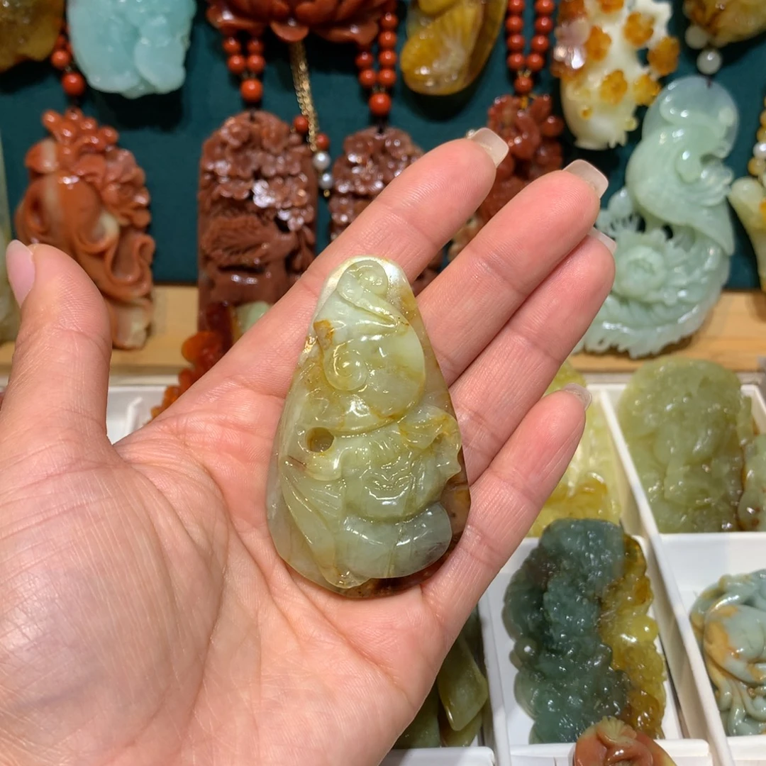 蛇纹石玉未镶嵌颈饰