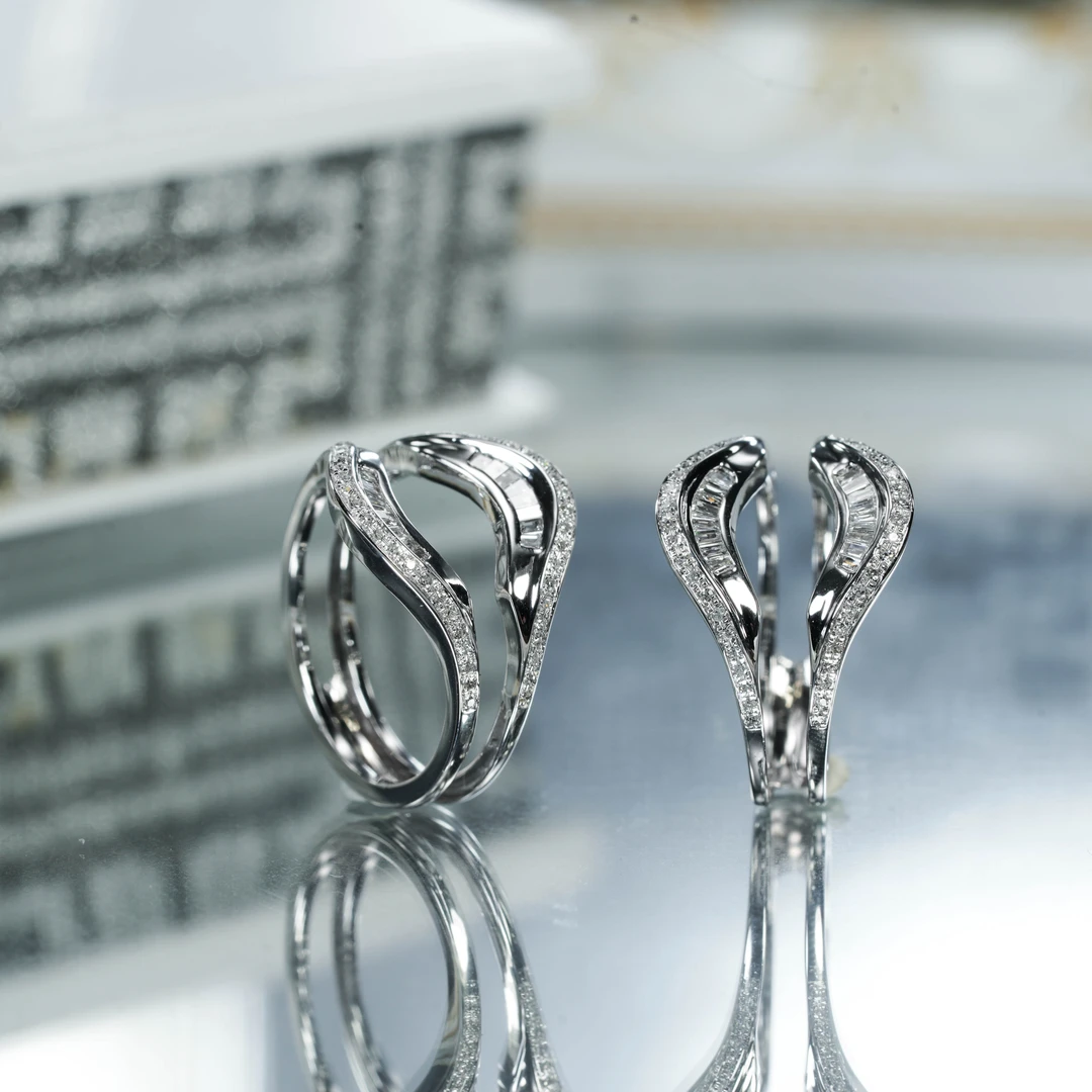 妞妞推荐-【烈焰红唇升级版】18K金钻石设计款戒指气质多样性发货