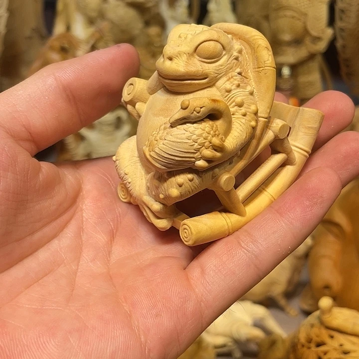 黄杨木小叶瑕疵蛤蟆