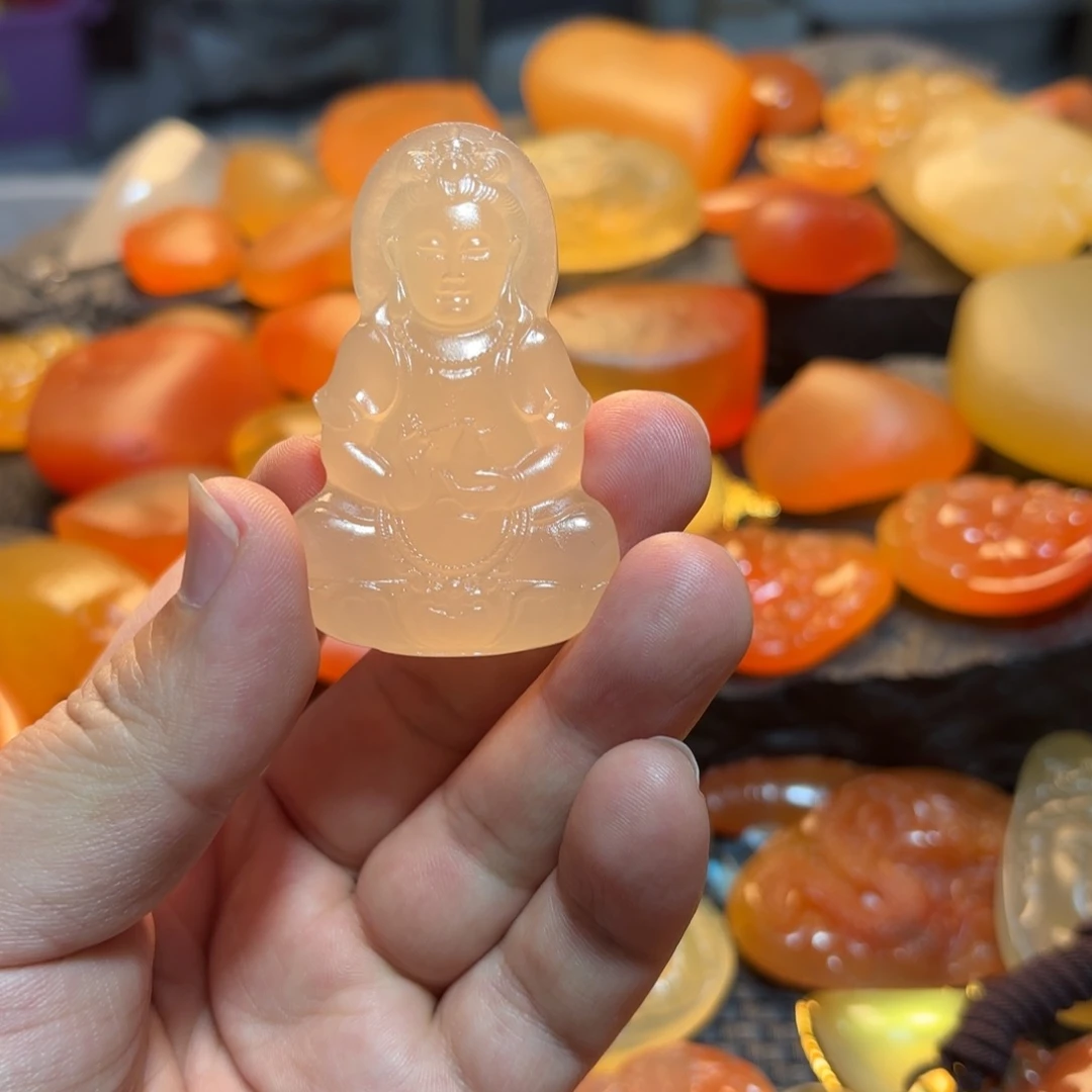 石英质玉挂件未镶嵌善***蛋