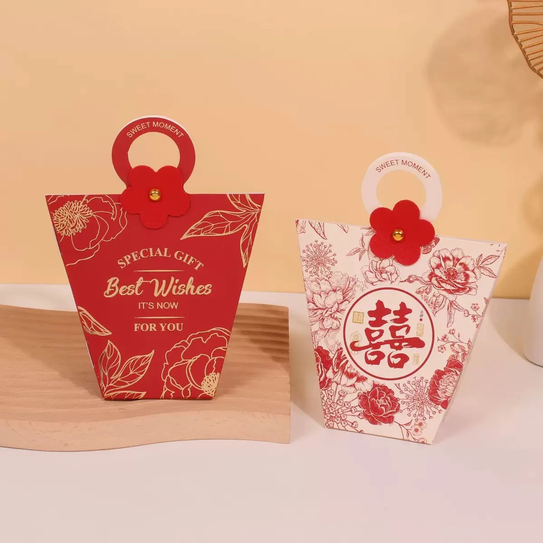 新款结婚喜糖盒三角手提式糖果空盒子高级感订婚婚礼摆桌喜糖礼盒