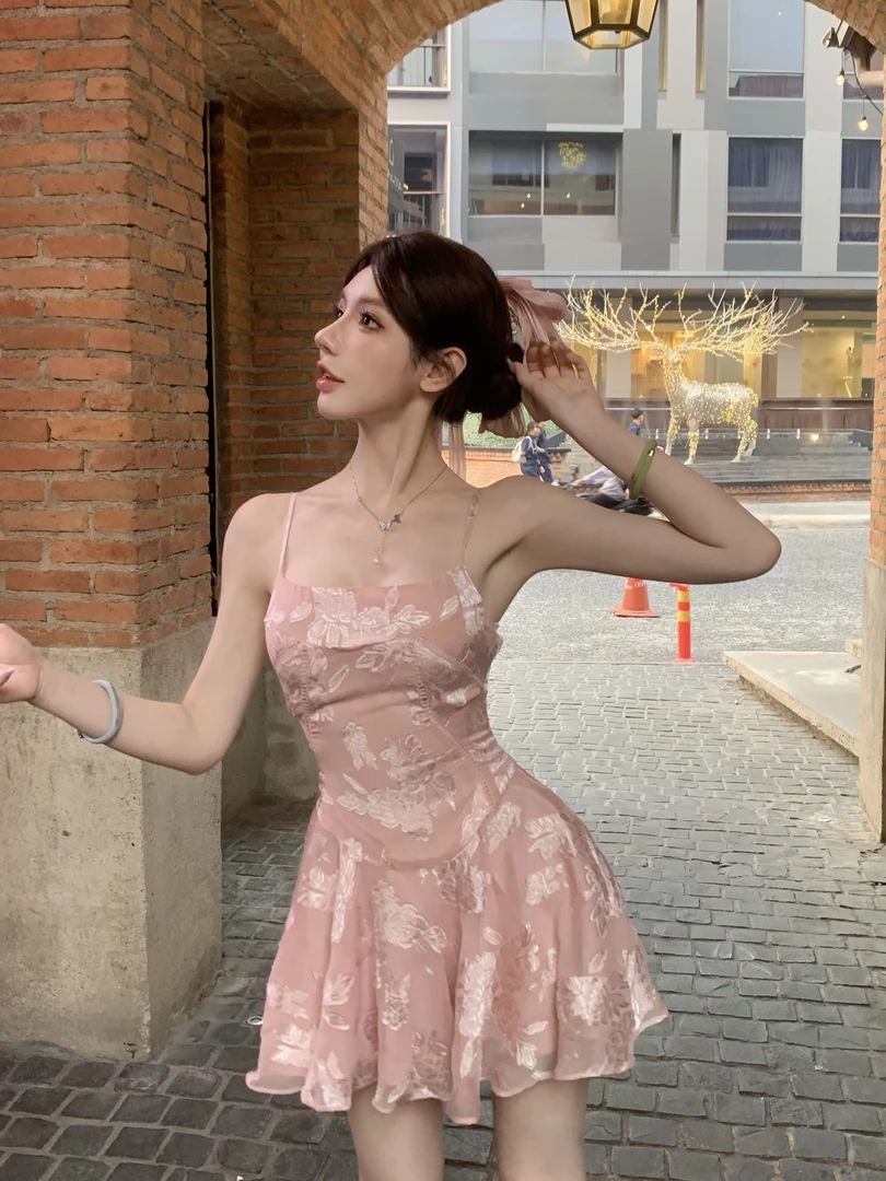 粉红PINK丨“浪漫满屋”甜美风撞色拼接收腰吊带连衣裙LWJ25A1Q897