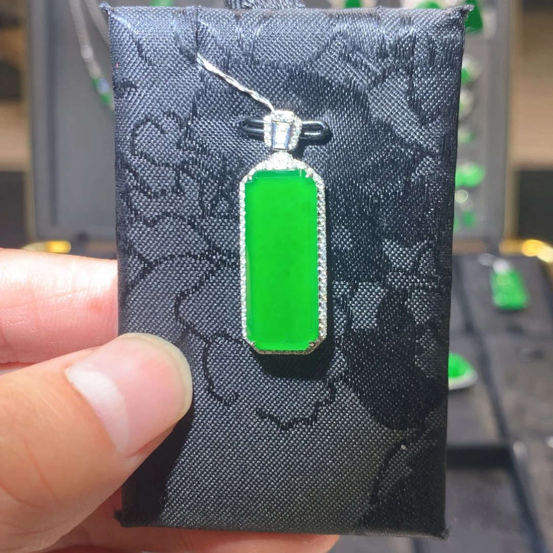 吊坠(不含链)9K金镶嵌翡翠无事牌