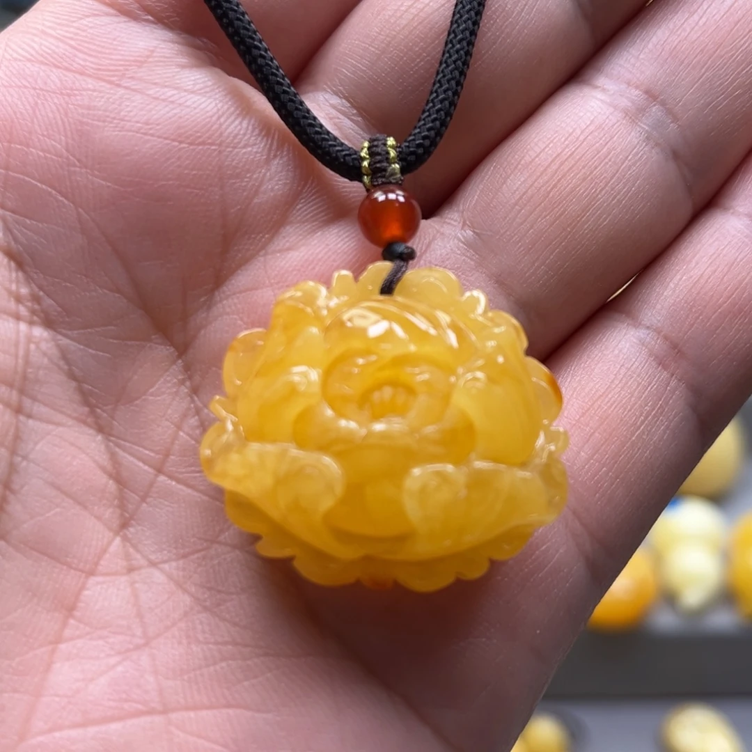 琥珀未镶嵌颈饰吊坠