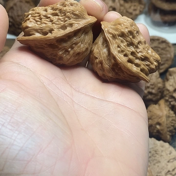 吊坠桃核公子帽小鸟