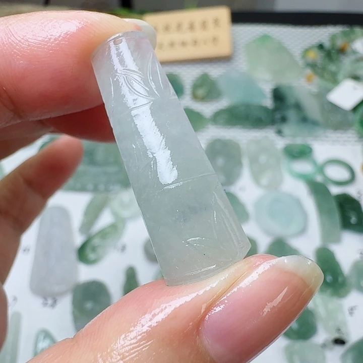 未镶嵌定制翡翠挂件