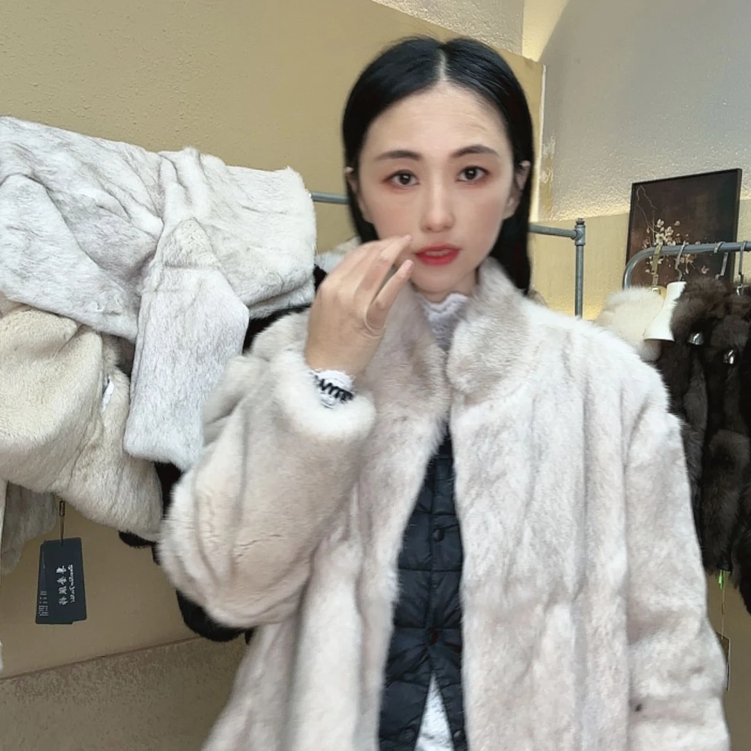 【闪购商品】兔毛外套搭配
