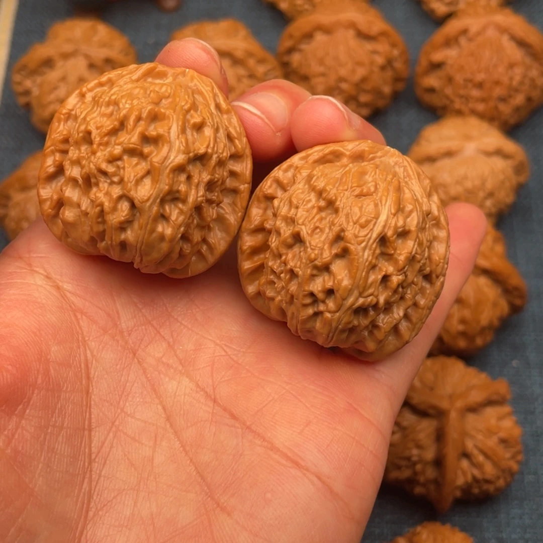 文玩核桃把件36全品三角白