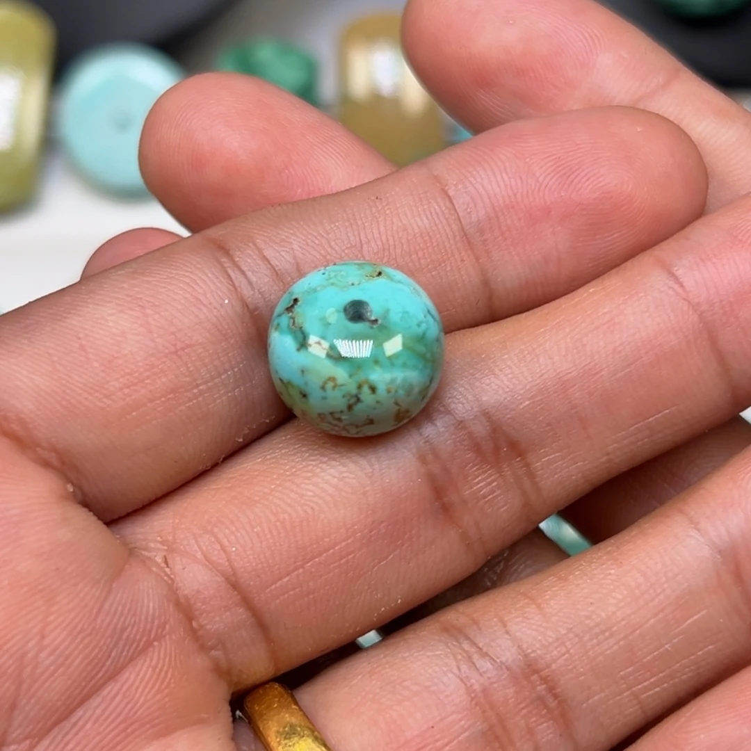 苜***蓿绿松石未镶嵌珠宝奇石