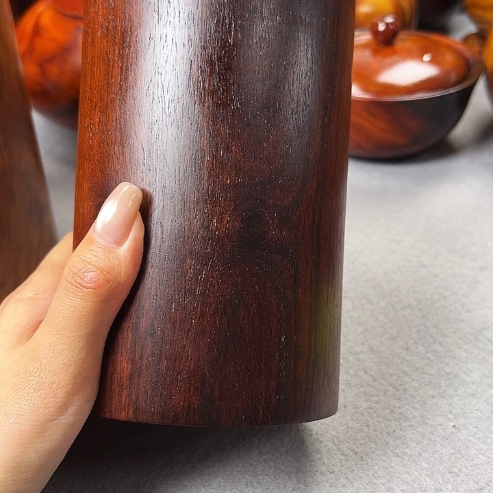 蜜**提缅甸花梨木笔筒一个