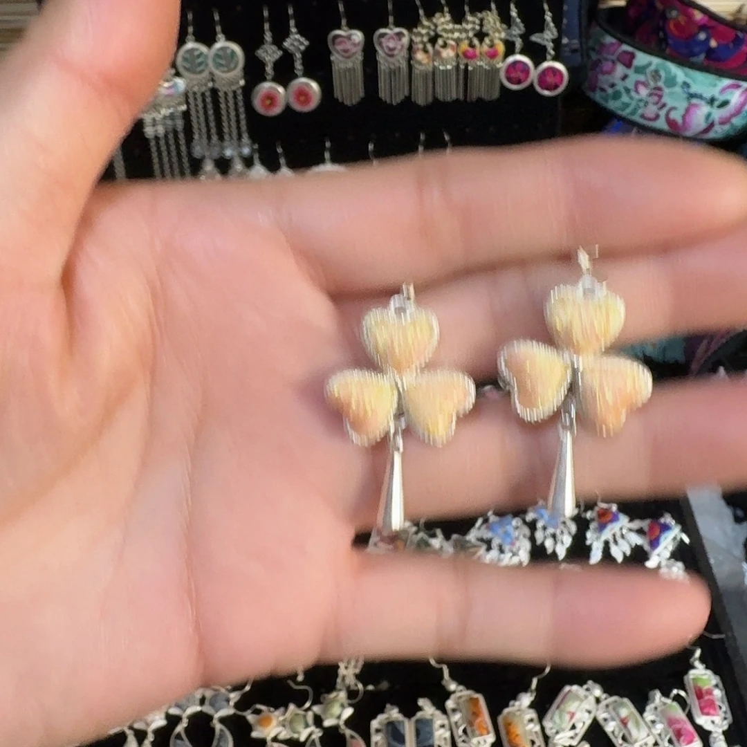 织绣民族风刺绣吊坠