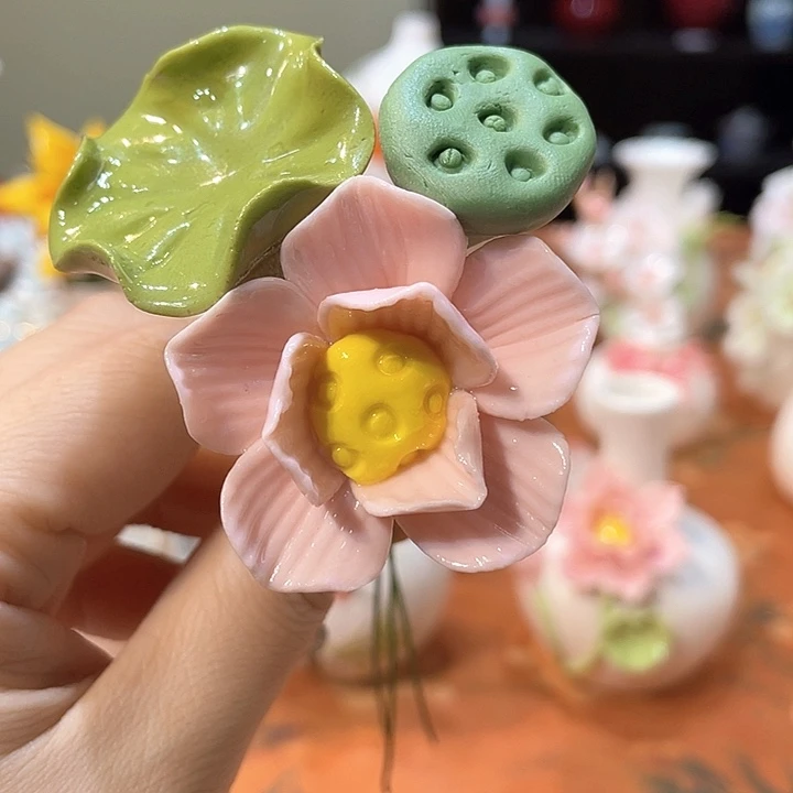 手工陶瓷精致摆件