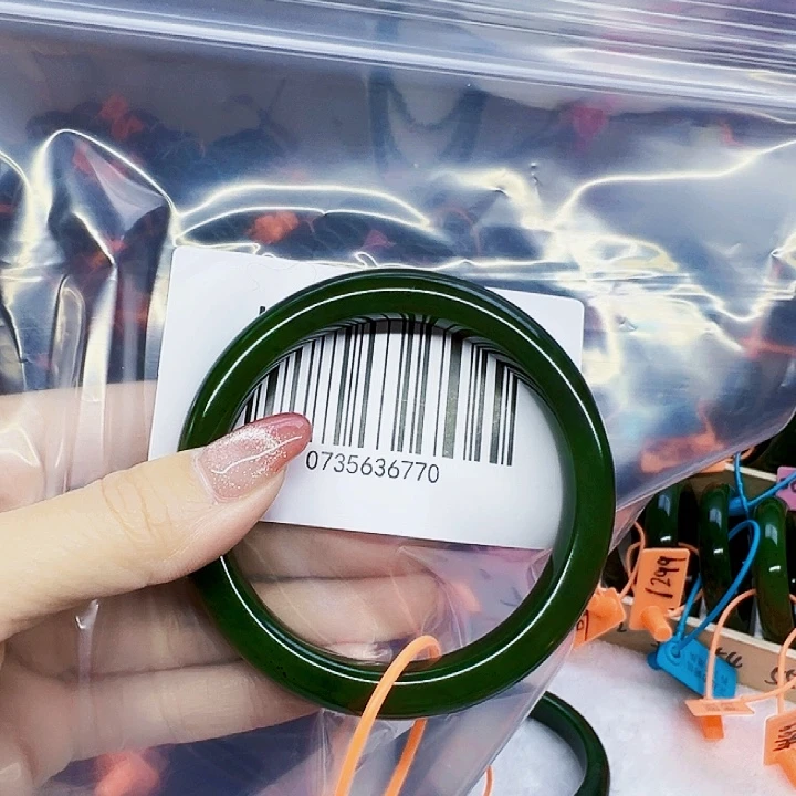 和田玉未镶嵌手镯包容