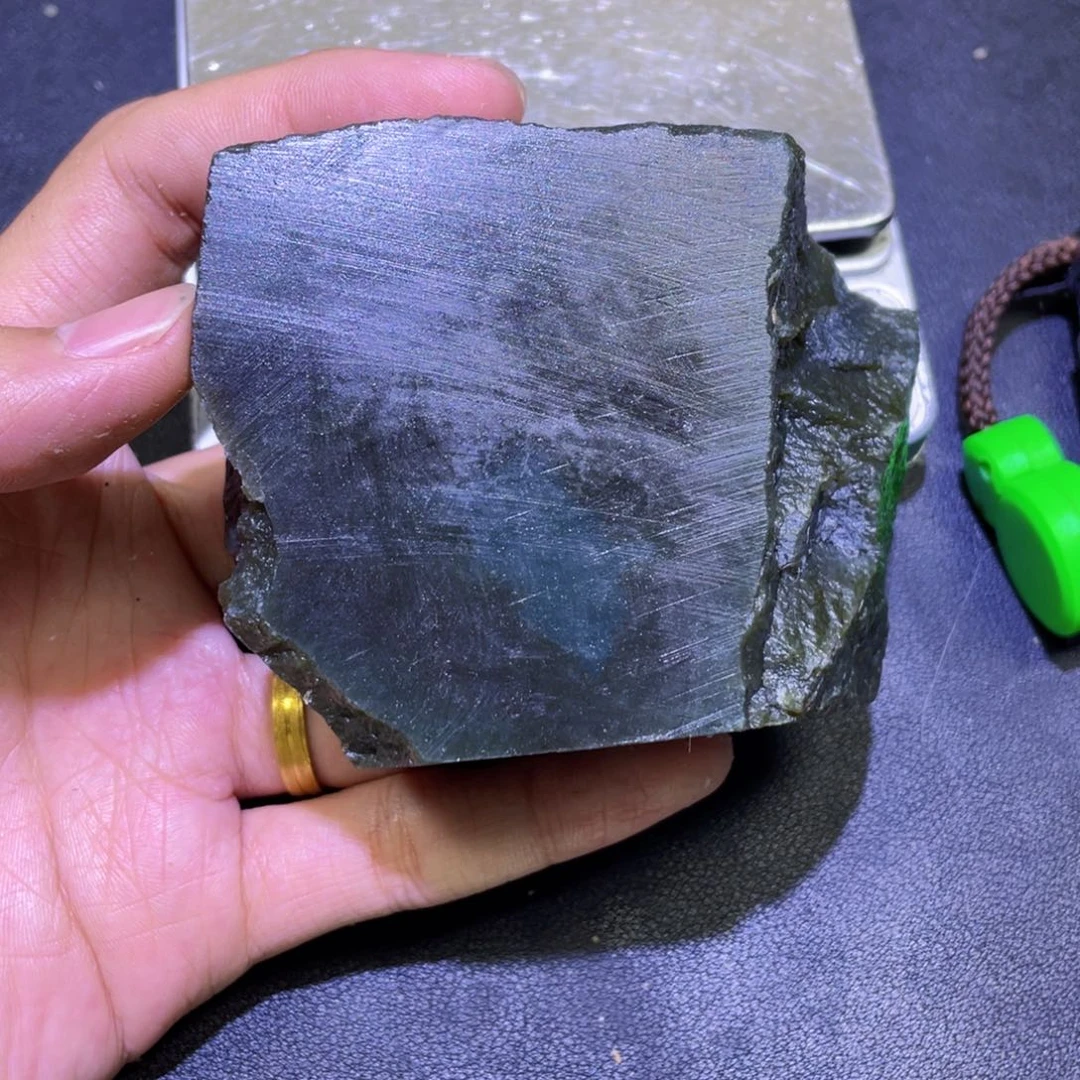 未镶嵌和田玉（糖玉）珠宝半成品