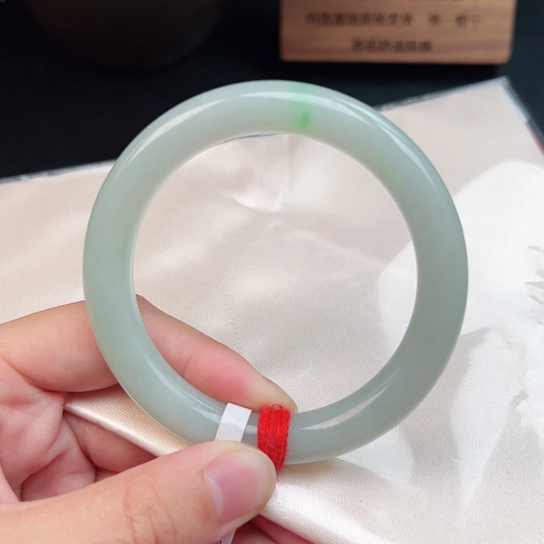 翡翠未镶嵌手镯z410-1