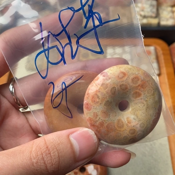 硅化玉颈饰未镶嵌姑***肉