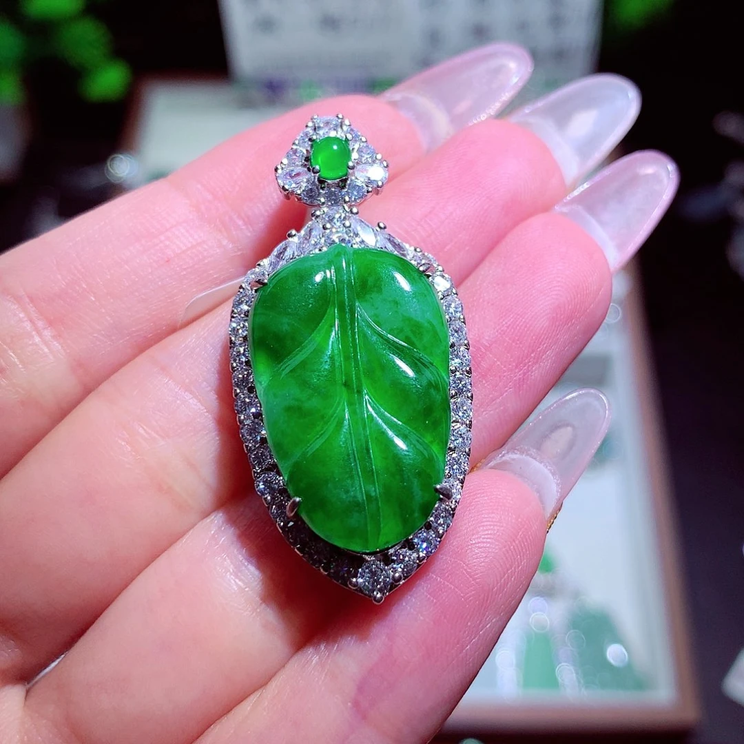 颈饰未镶嵌翡翠酒*娘翡翠