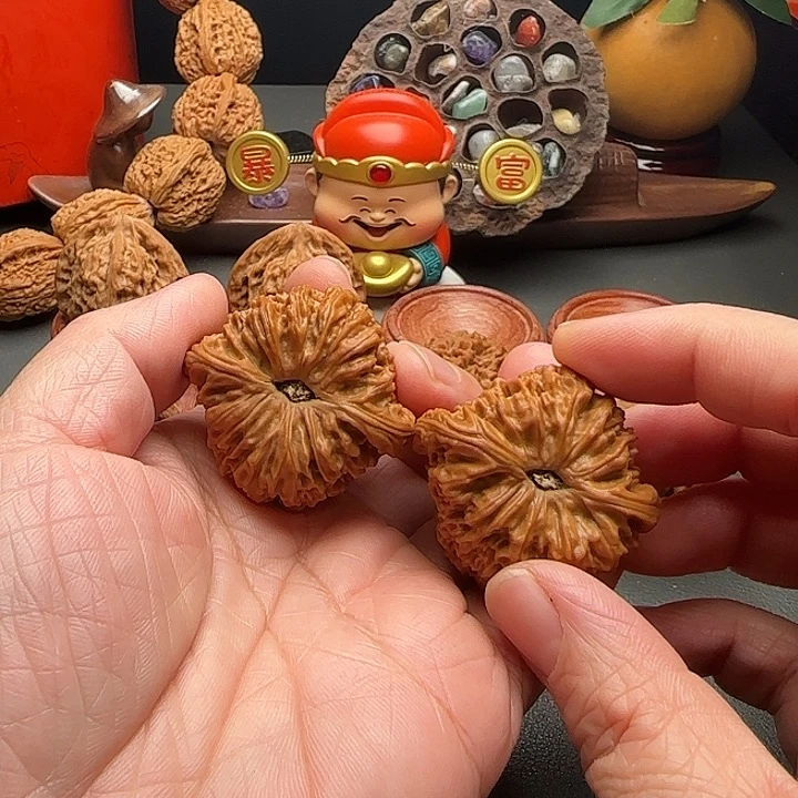 小***…文玩核桃吊坠文玩核桃