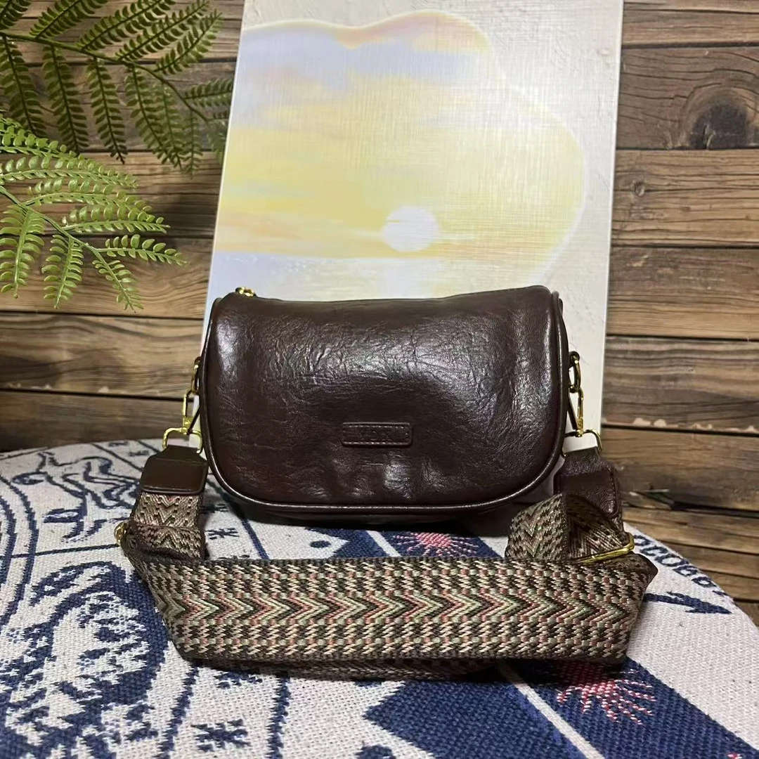 小斜挎包轻奢时尚百搭女士真皮单肩肩包复古棕色小众经典斜挎包包