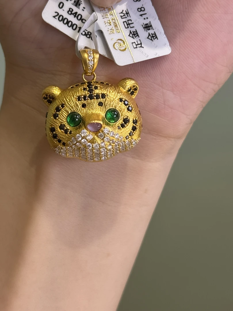 足金999 点钻小老虎吊坠