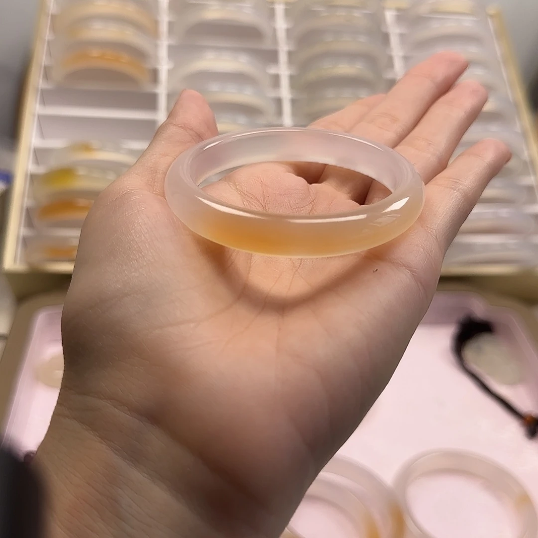 玛瑙/玉髓手镯未镶嵌纯***哥