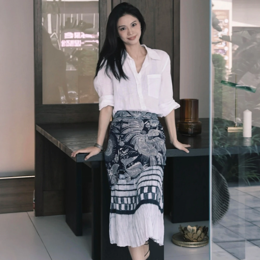 法式优雅衬衫套装女设计感气质白色衬衣民族风蓝色印花半裙两件套