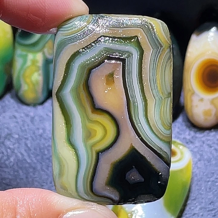 玛瑙/玉髓未镶嵌珠宝奇石