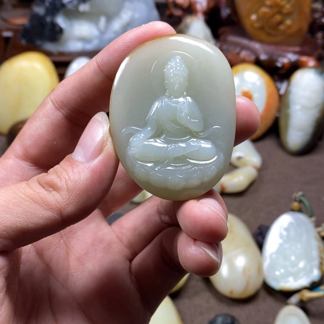 和田玉未镶嵌把件