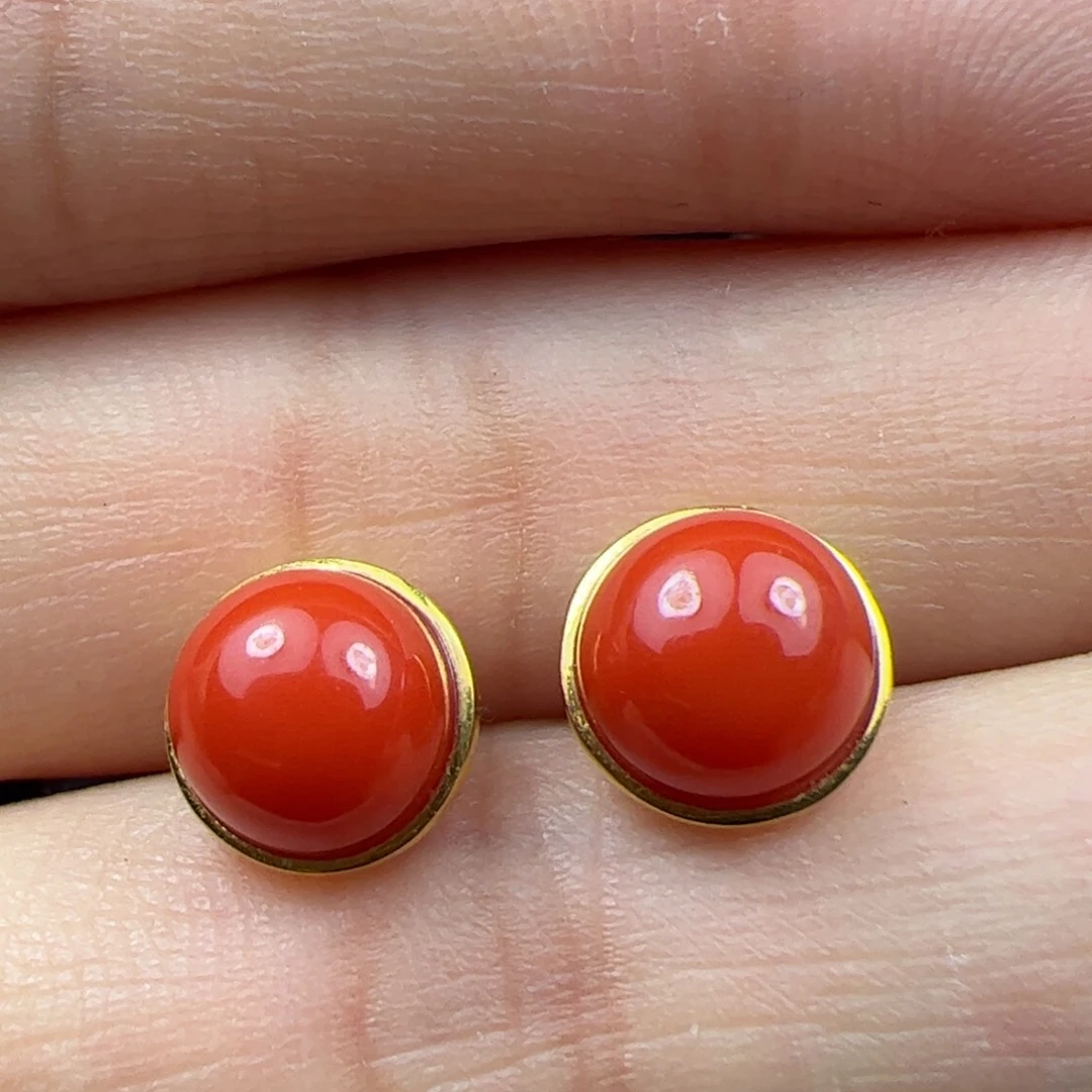 18K金镶嵌耳钉南红玛瑙