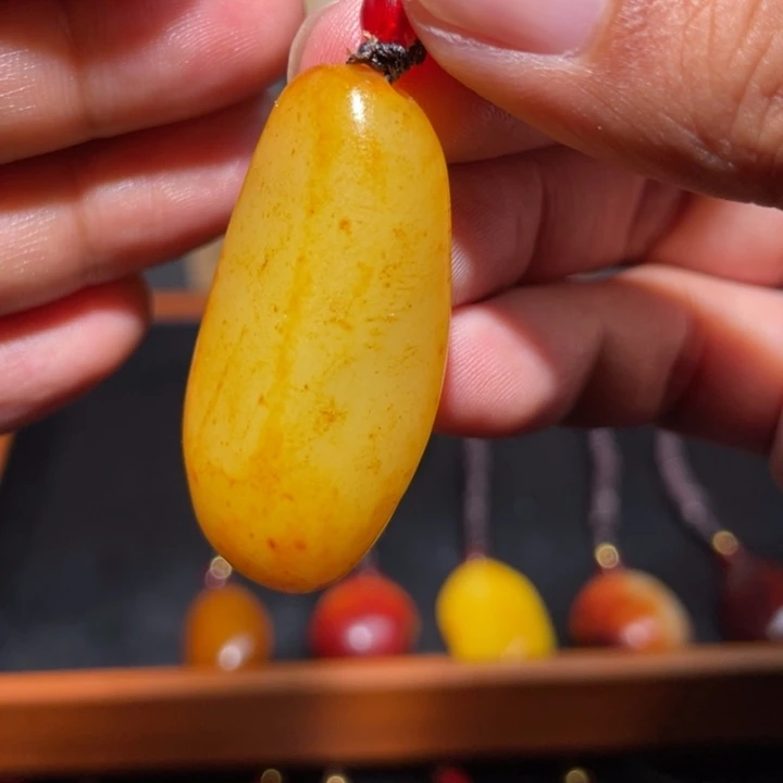 落***生颈饰未镶嵌和田玉
