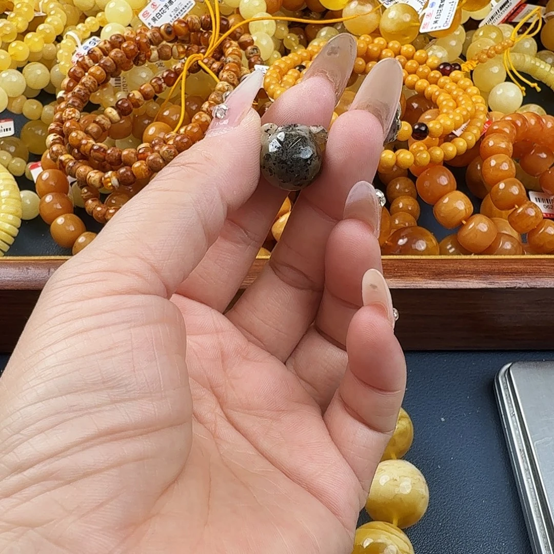 琥珀未镶嵌珠宝奇石
