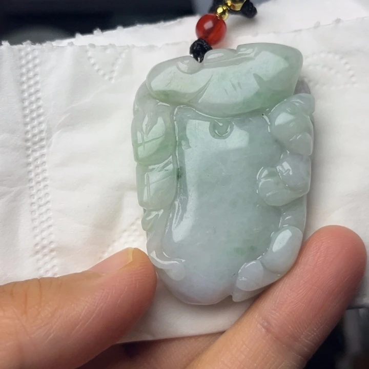 翡翠未镶嵌颈饰挂件