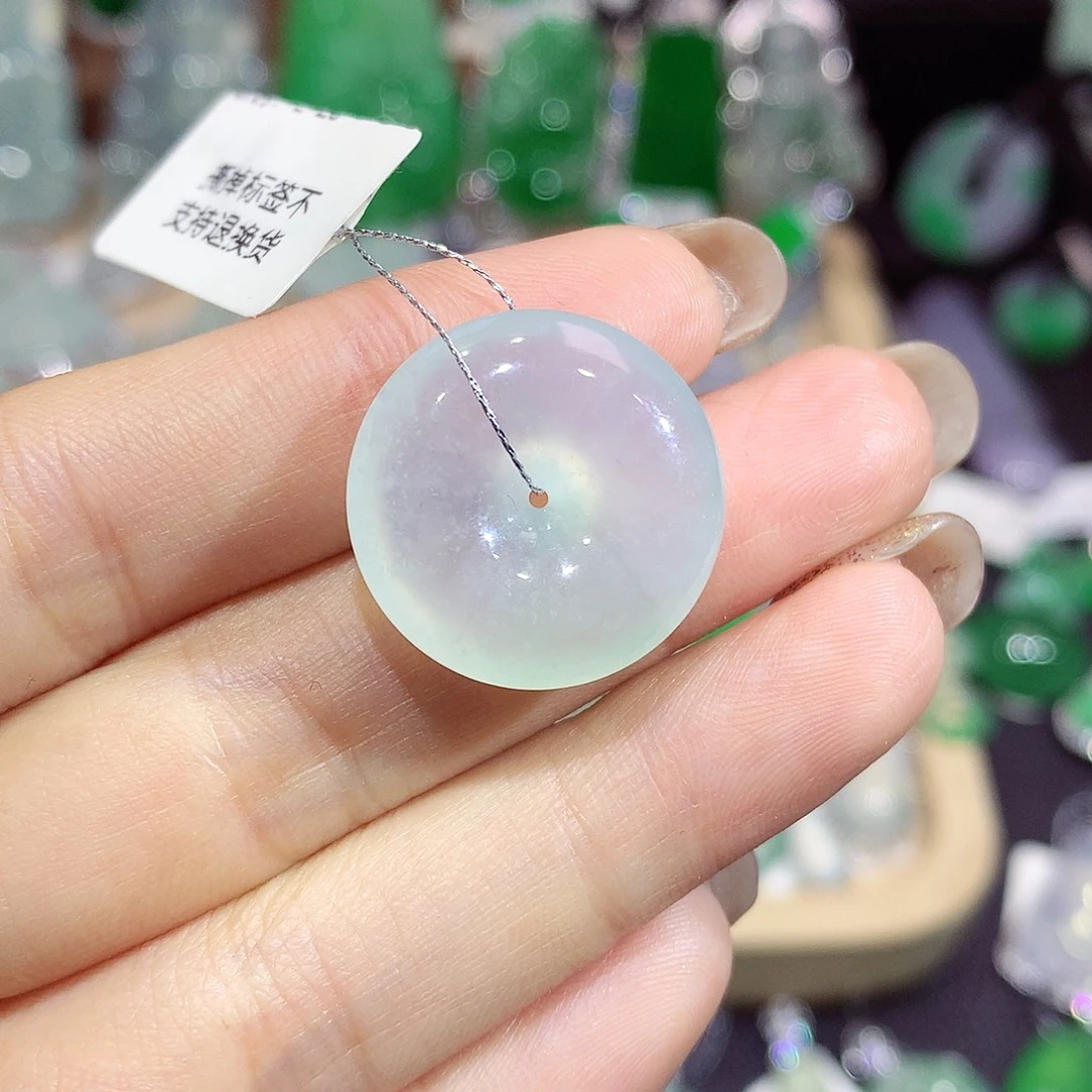 翡翠未镶嵌颈饰扣