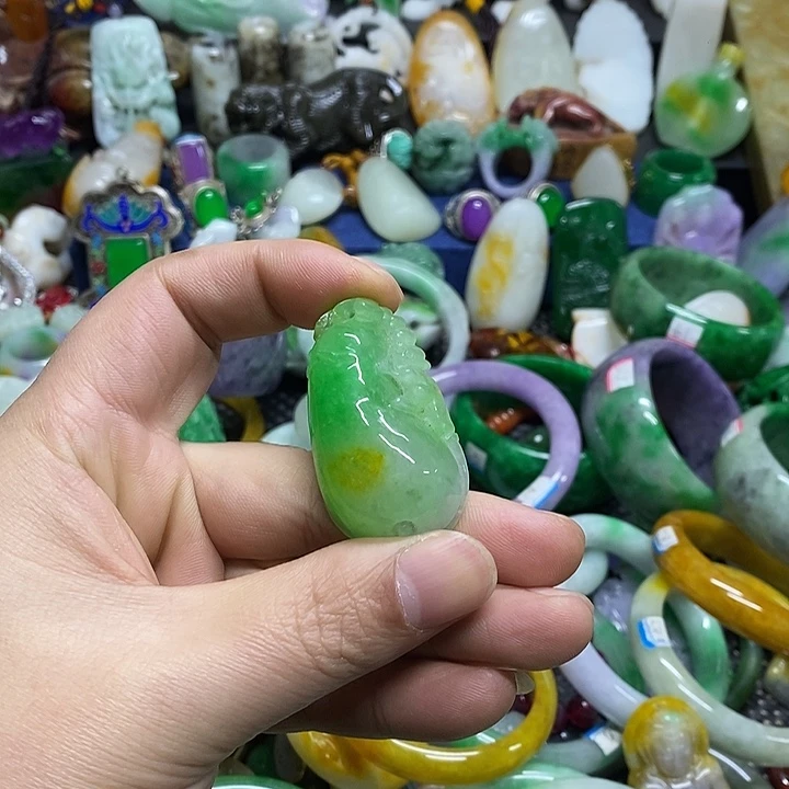 颈饰未镶嵌翡翠官方正规军回血放漏