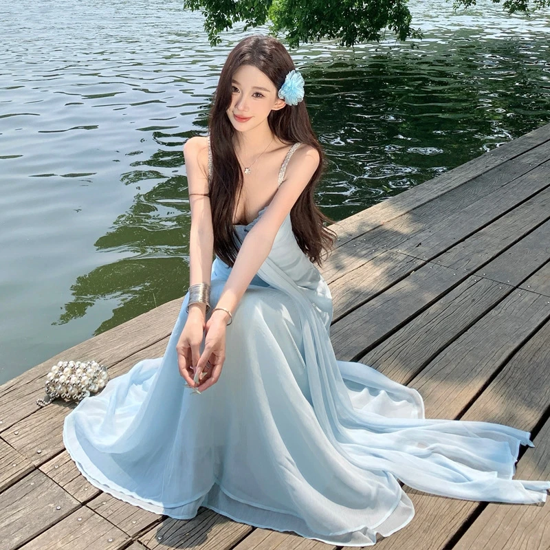 连衣裙挂脖氛围感衣服纯欲裙子飘带蓝色吊带长裙海边场合礼服裙