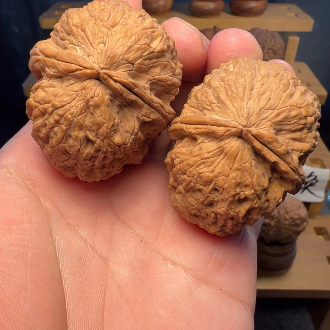 文玩核桃吊坠貔貅金蟾46mm