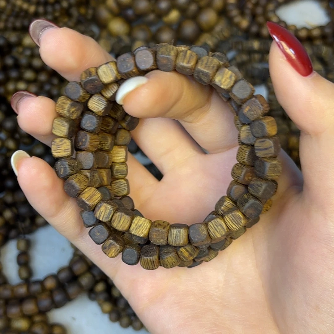 沉香碎屑+99沉小方糖