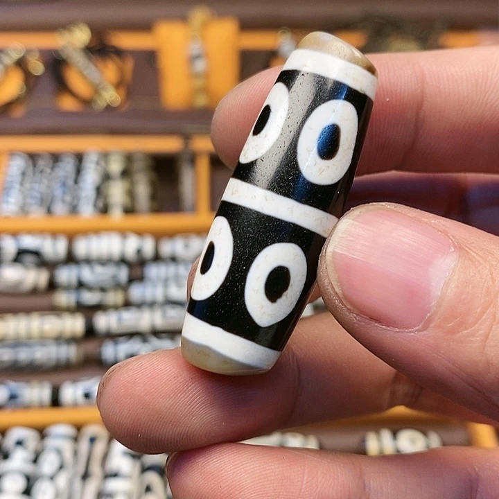 玛瑙/玉髓颈饰未镶嵌鼠**二