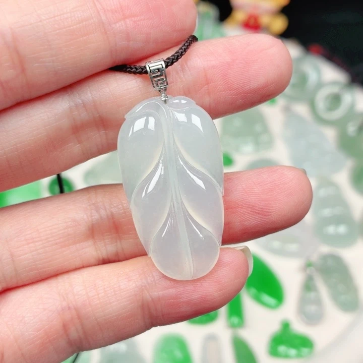 颈饰18K金镶嵌翡翠缅甸天然A货翡翠