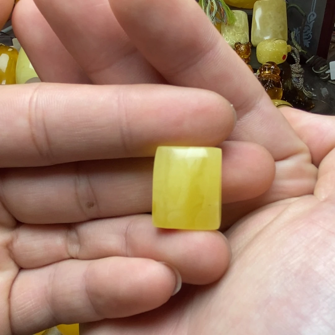 琥珀未镶嵌裸石蜜蜡