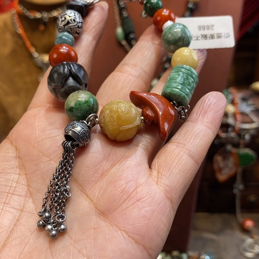 翡翠吊坠(赠链)未镶嵌