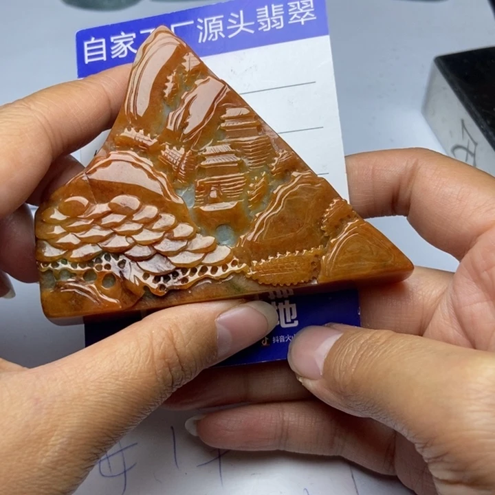 翡翠颈饰未镶嵌翡翠