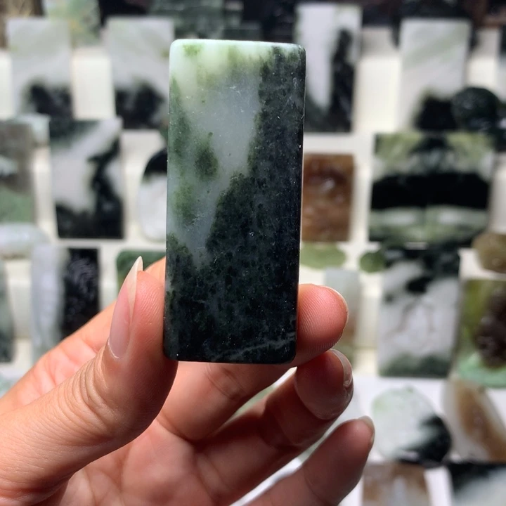 独山玉未镶嵌颈饰