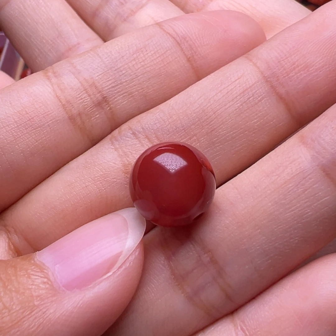 哈***侠南红玛瑙未镶嵌珠宝奇石