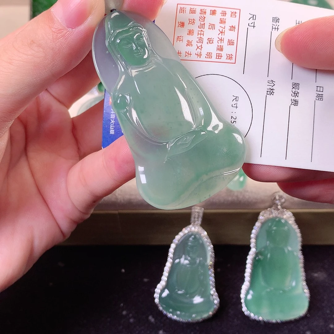 翡翠颈饰未镶嵌翡翠