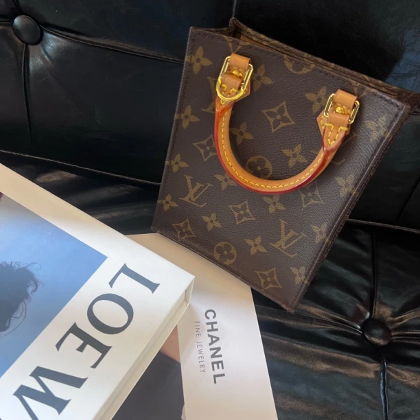 99新 LouisVuitton/路易威登 老花琴谱包迷你款斜挎包