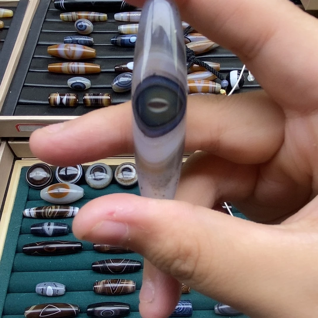 未镶嵌颈饰玛瑙/玉髓乘***台