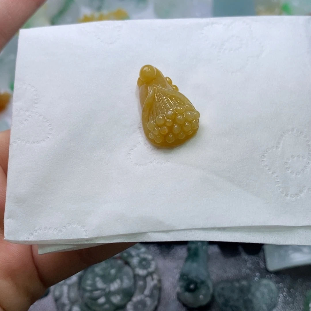 定制翡翠未镶嵌吊坠